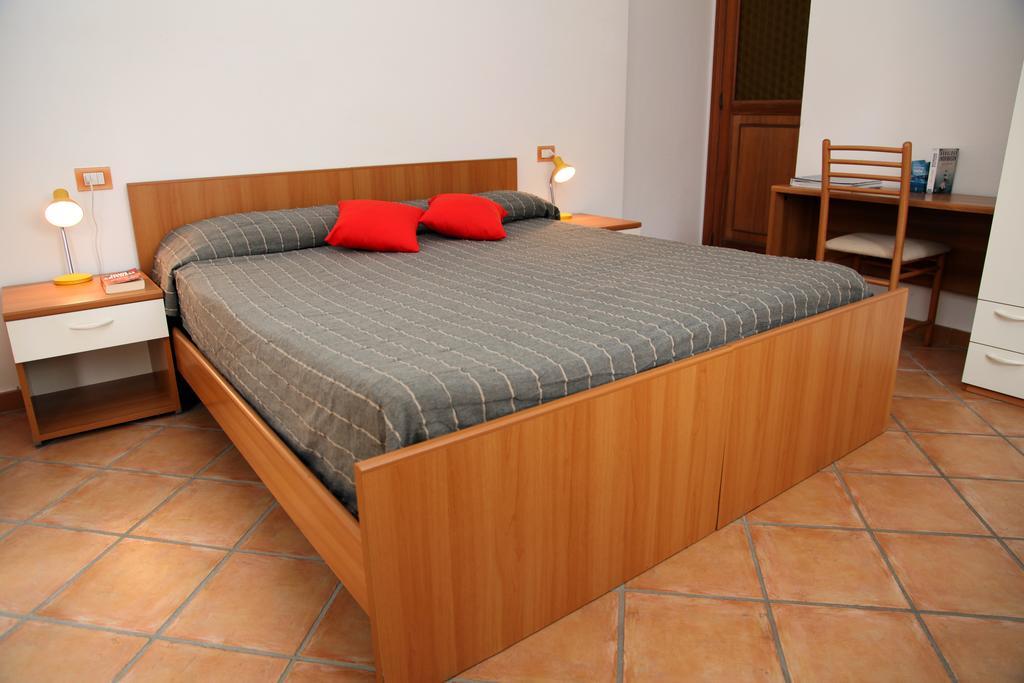 La Contessa Aparthotel Санта Тереза Галура Стая снимка