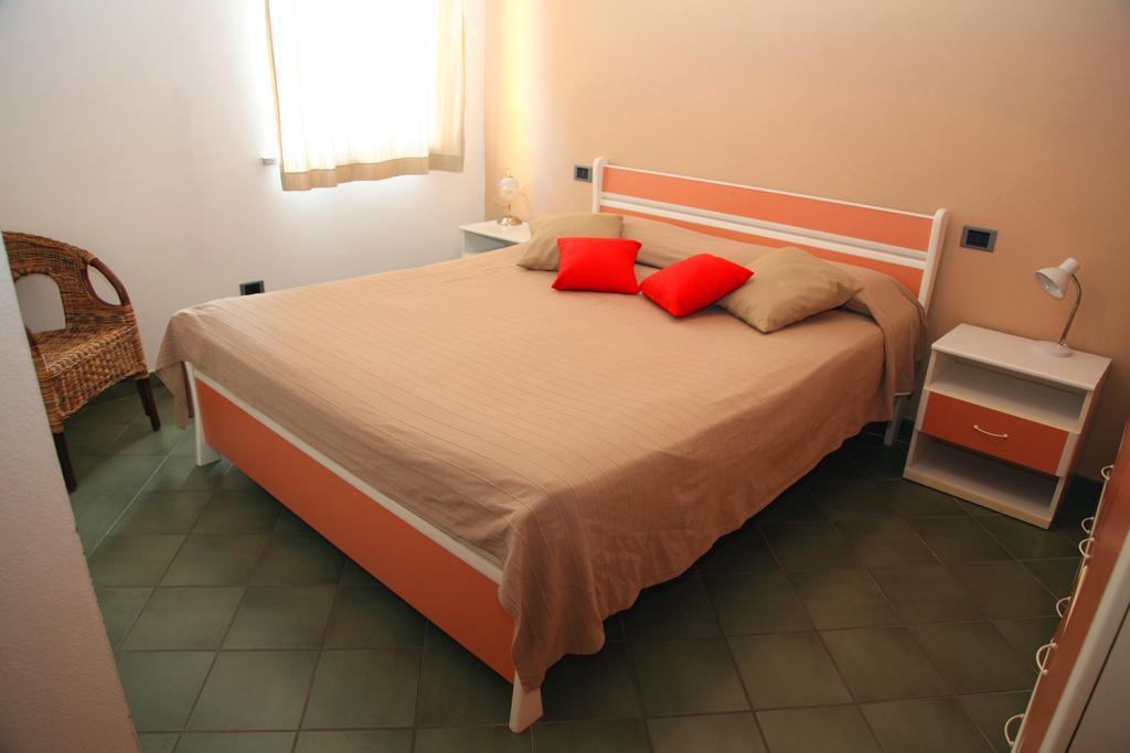 La Contessa Aparthotel Санта Тереза Галура Стая снимка