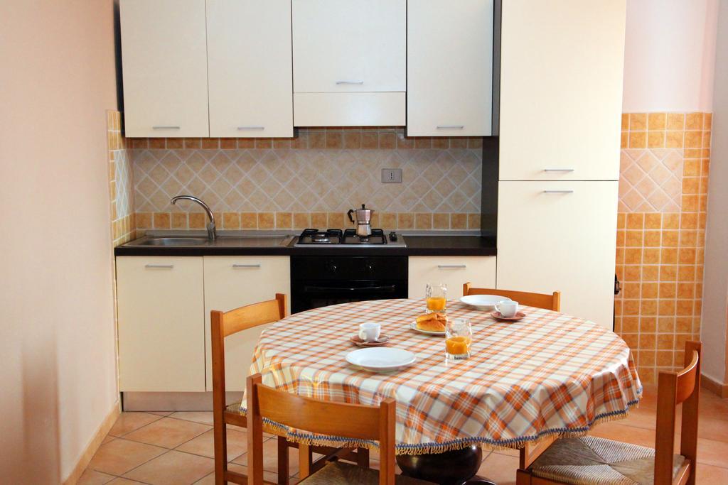 La Contessa Aparthotel Санта Тереза Галура Стая снимка